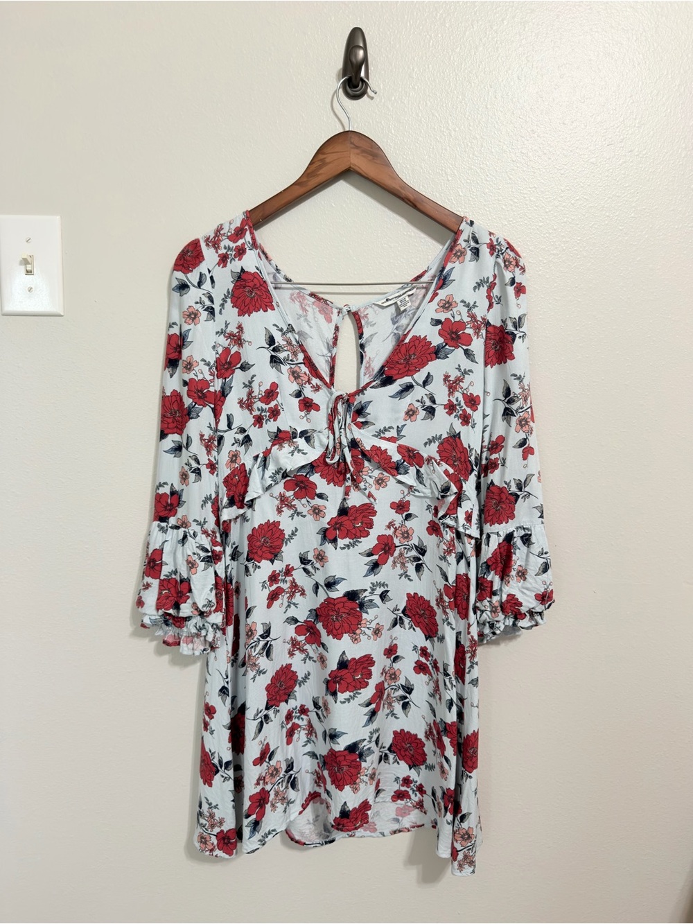 ✨ American Eagle Floral Tie-Front Bell Sleeve Mini Dress ✨